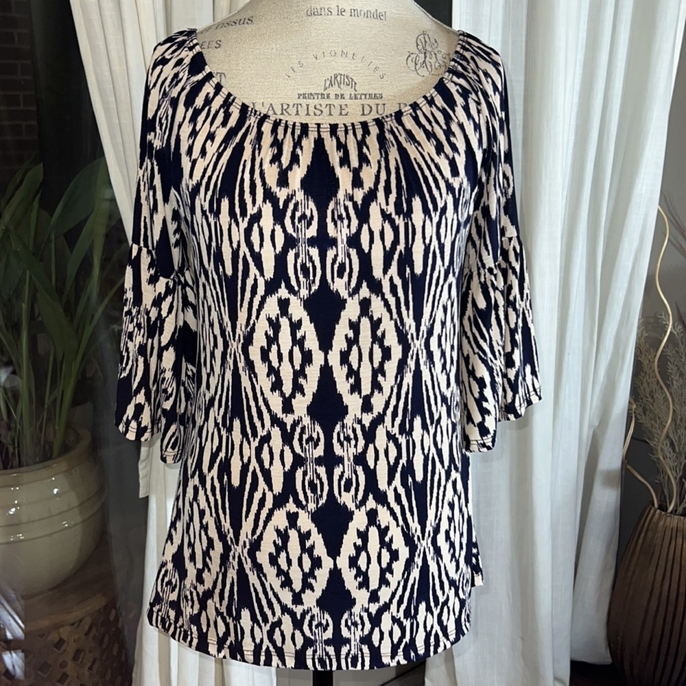 Vall navy cream off white pattern women’s blouse shirt. Size small​ - Picture 11 of 12